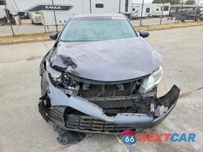 Piąte zdjęcie samochodu w środku: 2016 TOYOTA AVALON XLE VIN:4T1BK1EB3GU210660 - miniatura