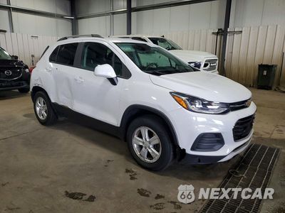 Czwarte zdjęcie samochodu z boku: 2021 CHEVROLET TRAX 1LT VIN:KL7CJPSM1MB364003 - miniatura