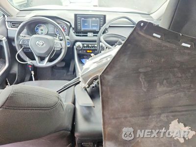 Zdjęcie 8 z 12 samochodu: 2021 TOYOTA RAV4 XLE VIN:2T3RWRFV3MW113648 - miniatura