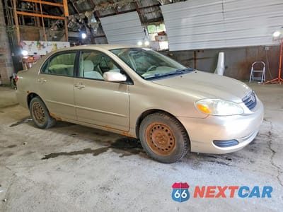 Czwarte zdjęcie samochodu z boku: 2005 TOYOTA COROLLA LE VIN:1NXBR32E05Z544647 - miniatura