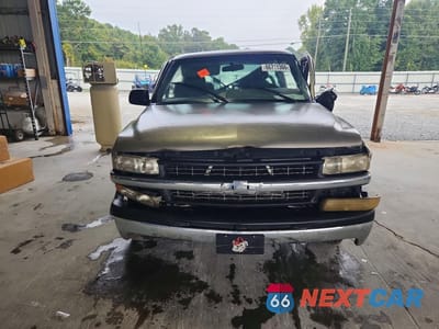 Piąte zdjęcie samochodu w środku: 2001 CHEVROLET SILVERADO C1500 VIN:2GCEC19VX11227932 - miniatura