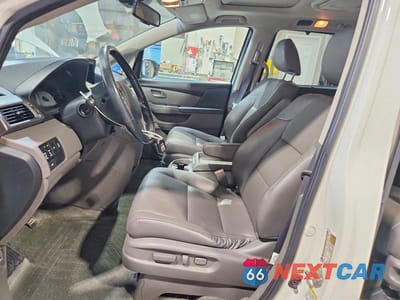 Zdjęcie 7 z 13 samochodu: 2017 HONDA ODYSSEY EXL VIN:5FNRL5H66HB019881 - miniatura