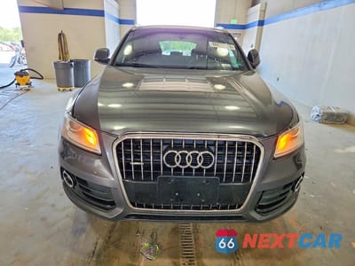 Piąte zdjęcie samochodu w środku: 2017 AUDI Q5 PREMIUM VIN:WA1C2AFP5HA005390 - miniatura