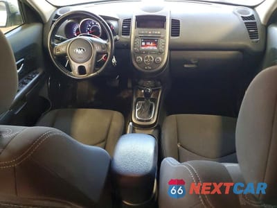 Zdjęcie 8 z 13 samochodu: 2013 KIA SOUL + VIN:KNDJT2A6XD7596449 - miniatura