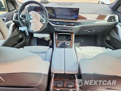 Zdjęcie 8 z 12 samochodu: 2026 BMW X5 XDRIVE50E VIN:5UX43EU0XT9524660 - miniatura