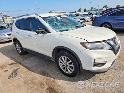 Czwarte zdjęcie samochodu z boku: 2019 NISSAN ROGUE SV VIN:5N1AT2MV6KC831674 - miniatura