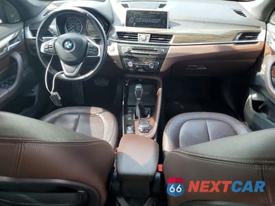 Zdjęcie 8 z 13 samochodu: 2016 BMW X1 XDRIVE28I VIN:WBXHT3C37GP880247 - miniatura