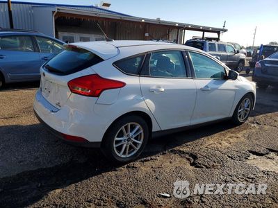 Trzecie zdjęcie samochodu z tyłu: 2016 FORD FOCUS SE VIN:1FADP3K23GL245886 - miniatura