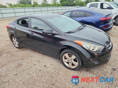 Czwarte zdjęcie samochodu z boku: 2011 HYUNDAI ELANTRA GLS VIN:KMHDH4AE8BU080814 - miniatura