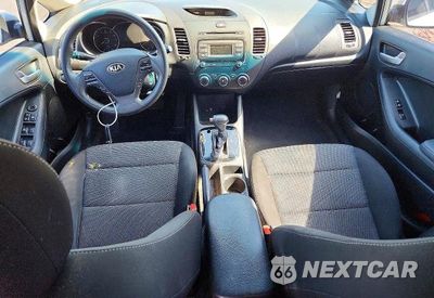 Zdjęcie 8 z 12 samochodu: 2018 KIA FORTE LX VIN:3KPFK4A73JE229367 - miniatura
