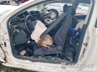 Zdjęcie 7 z 13 samochodu: 2012 VOLKSWAGEN GOLF VIN:WVWMM7AJ7CW101883 - miniatura