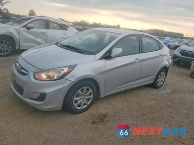 2013 HYUNDAI ACCENT GLS KMHCT4AE3DU335639 - główne zdjęcie licytacji z USA - miniatura