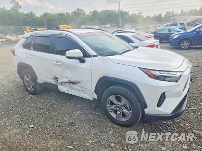 Czwarte zdjęcie samochodu z boku: 2022 TOYOTA RAV4 XLE VIN:2T3W1RFV8NW198151 - miniatura