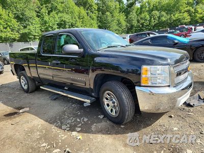 Czwarte zdjęcie samochodu z boku: 2013 CHEVROLET SILVERADO C1500 LS VIN:1GCRCREA8DZ188580 - miniatura