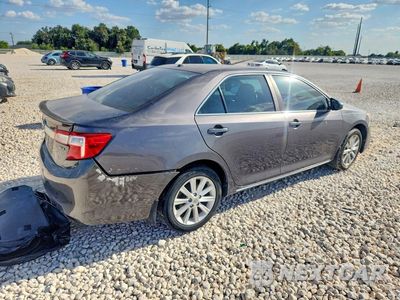 Trzecie zdjęcie samochodu z tyłu: 2014 TOYOTA CAMRY XLE VIN:4T4BF1FK1ER431602 - miniatura