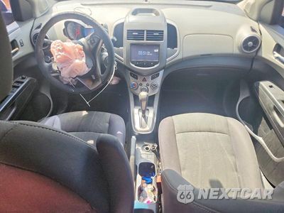 Zdjęcie 8 z 12 samochodu: 2015 CHEVROLET SONIC LT VIN:1G1JC5SH9F4101446 - miniatura