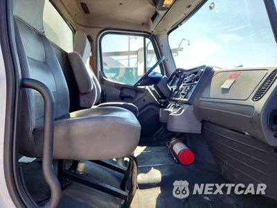 Zdjęcie 10 z 12 samochodu: 2012 FREIGHTLINER BUSINESS CLASS M2 BOX TRUCK VIN:1FVACXDT3CHBM7113 - miniatura