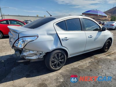 Trzecie zdjęcie samochodu z tyłu: 2015 NISSAN VERSA 1.6 SV VIN:3N1CN7AP8FL835524 - miniatura