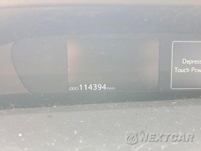 Zdjęcie 9 z 12 samochodu: 2016 TOYOTA PRIUS THREE VIN:JTDKARFU6G3006754 - miniatura