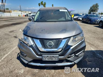 Piąte zdjęcie samochodu w środku: 2017 NISSAN ROGUE S VIN:KNMAT2MT6HP594530 - miniatura