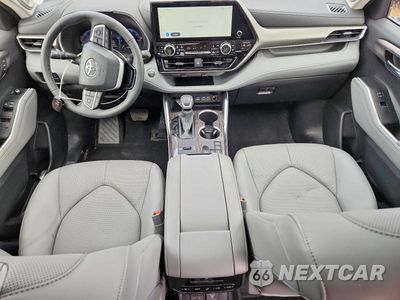 Zdjęcie 8 z 12 samochodu: 2025 TOYOTA HIGHLANDER HYBRID LIMITED VIN:5TDXBRCH4SS675770 - miniatura
