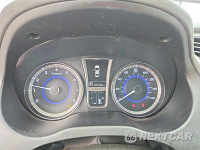 Zdjęcie 9 z 12 samochodu: 2013 HYUNDAI AZERA VIN:KMHFH4JG3DA320186 - miniatura