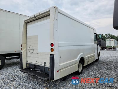 Trzecie zdjęcie samochodu z tyłu: 2013 ISUZU NPR VIN:JALB4T170D7W00507 - miniatura