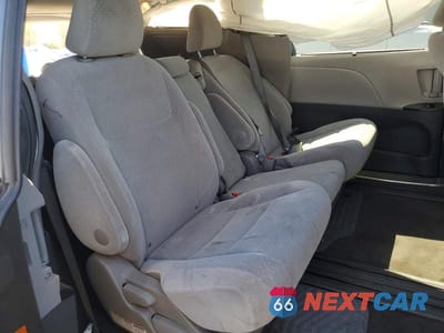 Zdjęcie 11 z 14 samochodu: 2017 TOYOTA SIENNA LE VIN:5TDKZ3DC0HS799209 - miniatura