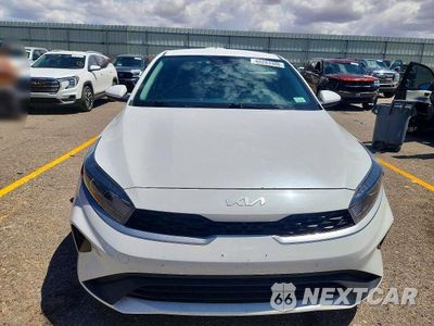 Piąte zdjęcie samochodu w środku: 2024 KIA FORTE LXS VIN:3KPF24AD0RE716396 - miniatura