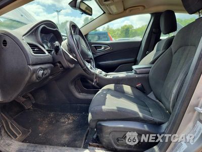 Zdjęcie 7 z 12 samochodu: 2015 CHRYSLER 200 LIMITED VIN:1C3CCCAB4FN744044 - miniatura