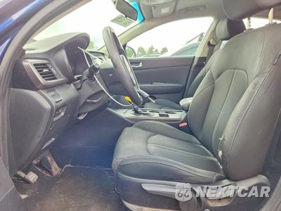 Zdjęcie 7 z 12 samochodu: 2017 KIA OPTIMA LX VIN:5XXGT4L32HG150026 - miniatura