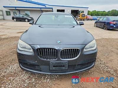 Piąte zdjęcie samochodu w środku: 2015 BMW 750 LXI VIN:WBAYF8C5XFD654915 - miniatura