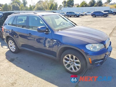 Czwarte zdjęcie samochodu z boku: 2013 BMW X5 XDRIVE35I VIN:5UXZV4C5XD0E13560 - miniatura
