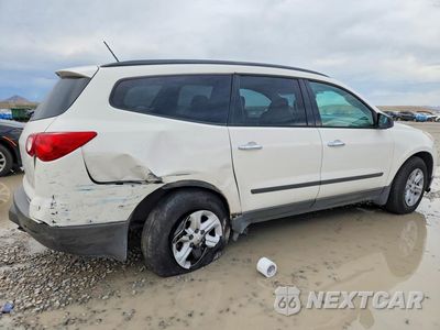 Trzecie zdjęcie samochodu z tyłu: 2011 CHEVROLET TRAVERSE LS VIN:1GNKVEED8BJ368286 - miniatura