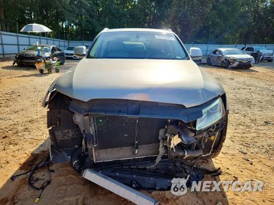 Piąte zdjęcie samochodu w środku: 2017 AUDI Q5 PREMIUM VIN:WA1C2AFP5HA096368 - miniatura