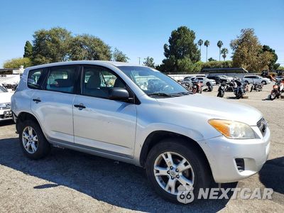 Czwarte zdjęcie samochodu z boku: 2010 TOYOTA RAV4 BASE VIN:JTMBF4DV6AD031073 - miniatura