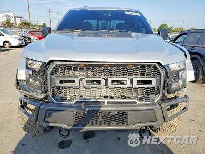 Piąte zdjęcie samochodu w środku: 2017 FORD F150 RAPTOR VIN:1FTFW1RG8HFC50397 - miniatura