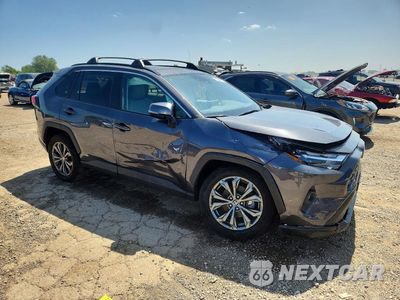 Czwarte zdjęcie samochodu z boku: 2022 TOYOTA RAV4 XLE PREMIUM VIN:2T3B6RFV1NW030979 - miniatura