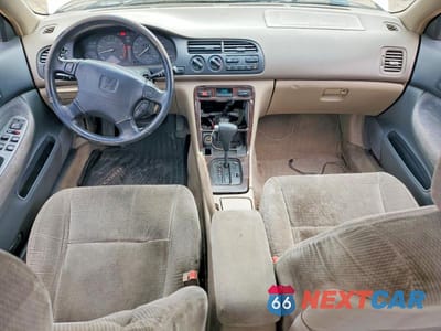 Zdjęcie 8 z 13 samochodu: 1997 HONDA ACCORD 4D SE VIN:1HGCD5603VA062498 - miniatura