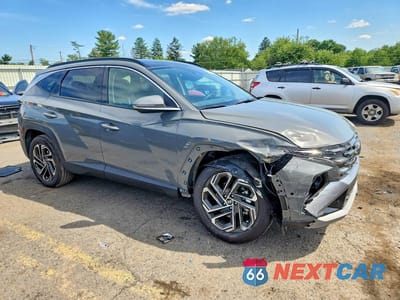 Czwarte zdjęcie samochodu z boku: 2025 HYUNDAI TUCSON LIMITED VIN:5NMJECDE7SH587586 - miniatura
