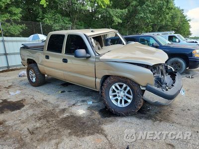 Czwarte zdjęcie samochodu z boku: 2004 CHEVROLET SILVERADO K1500 VIN:2GCEK13T441299935 - miniatura