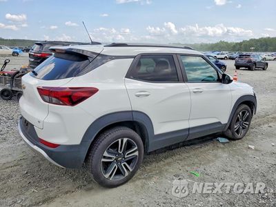 Trzecie zdjęcie samochodu z tyłu: 2022 CHEVROLET TRAILBLAZER LT VIN:KL79MPSLXNB063322 - miniatura