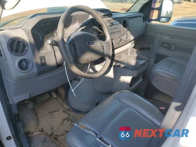 Zdjęcie 8 z 12 samochodu: 2014 FORD ECONOLINE E350 SUPER DUTY CUTAWAY VAN VIN:1FDWE3FLXEDB15635 - miniatura