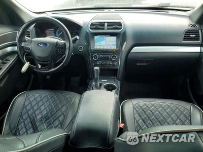 Zdjęcie 8 z 13 samochodu: 2017 FORD EXPLORER XLT VIN:1FM5K8D80HGA69218 - miniatura