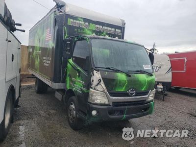 Czwarte zdjęcie samochodu z boku: 2017 HINO 195 - BOX TRUCK VIN:JHHSDM2H5HK004825 - miniatura