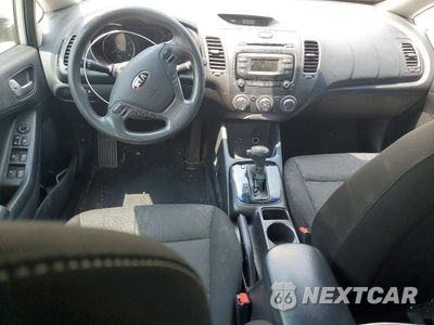 Zdjęcie 8 z 13 samochodu: 2017 KIA FORTE LX VIN:3KPFK4A76HE070502 - miniatura