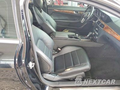 Zdjęcie 10 z 13 samochodu: 2014 MERCEDES-BENZ C 250 VIN:WDDGJ4HB5EG182078 - miniatura