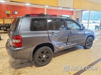 Trzecie zdjęcie samochodu z tyłu: 2005 TOYOTA HIGHLANDER LIMITED VIN:JTEEP21A150115777 - miniatura