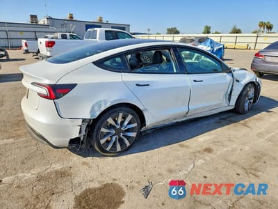 Trzecie zdjęcie samochodu z tyłu: 2025 TESLA MODEL 3 VIN:5YJ3E1EAXSF078800 - miniatura