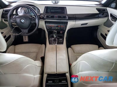 Zdjęcie 8 z 12 samochodu: 2013 BMW 7 SERIES LXI VIN:WBAYF8C56DD140167 - miniatura